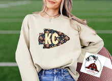 Load image into Gallery viewer, KC arrowhead - Fall flowers with football