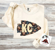 Load image into Gallery viewer, KC arrowhead - Fall flowers with football
