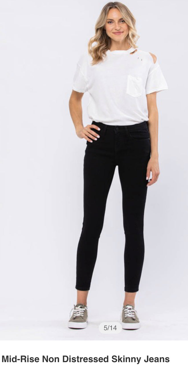 Mid - Rise Non Distressed Skinny Jeans- Black