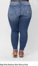 Load image into Gallery viewer, High- Rise Destroy Hem Skinny Plus Blue Jeans
